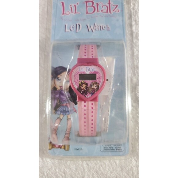 Collectible NOS New Old Stock MGA Bratz LCD Watch Sealed in Factory Blister Pack - Picture 3 of 4